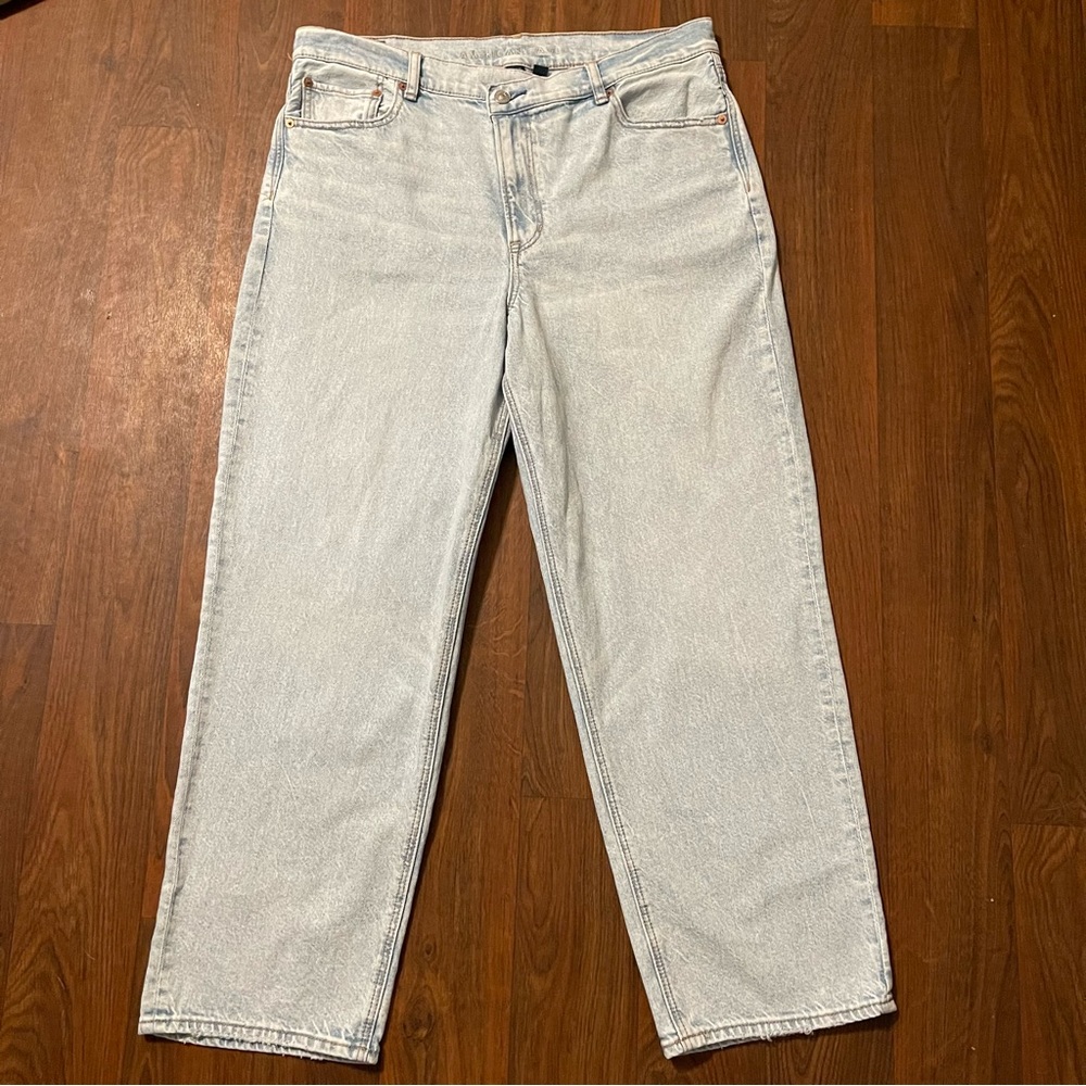 American Eagle Strigid Super High Rise Baggy Straight Jeans Size 14